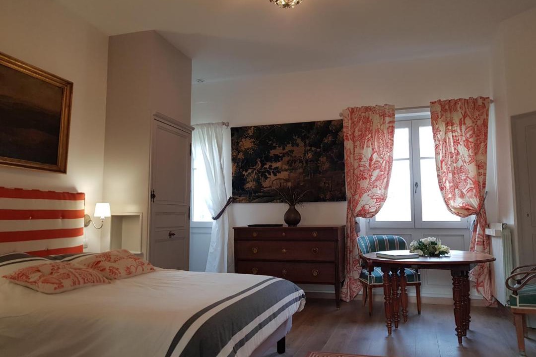 Photo of Others in Neuille