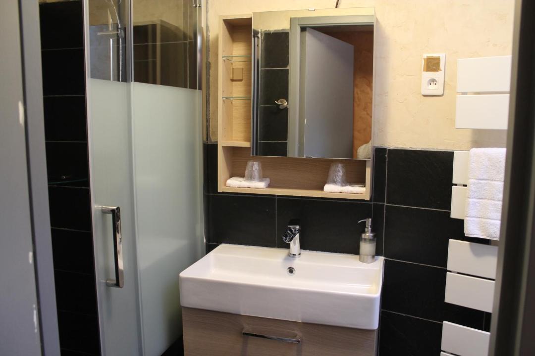 Photo of Bathroom in Charleville-Mezieres