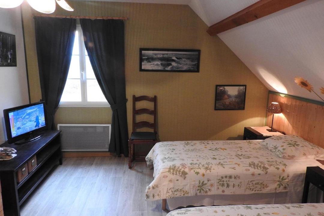 Photo of Bedroom in La Chapelle-de-Bragny