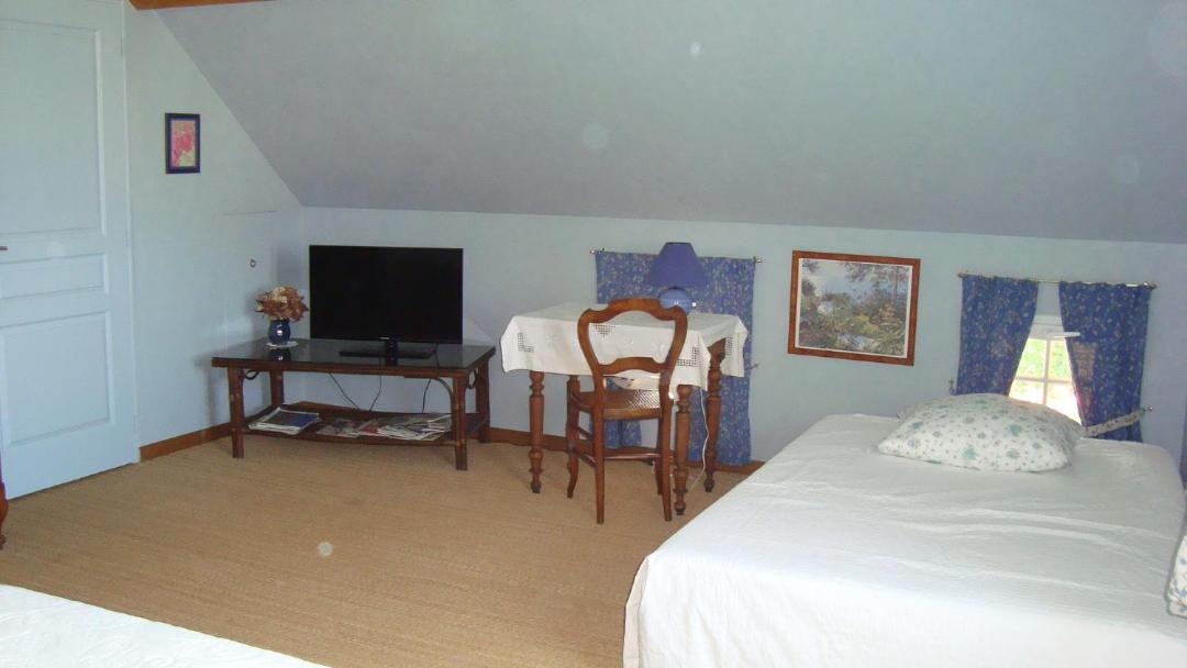 Photo of Bedroom in La Chapelle-de-Bragny