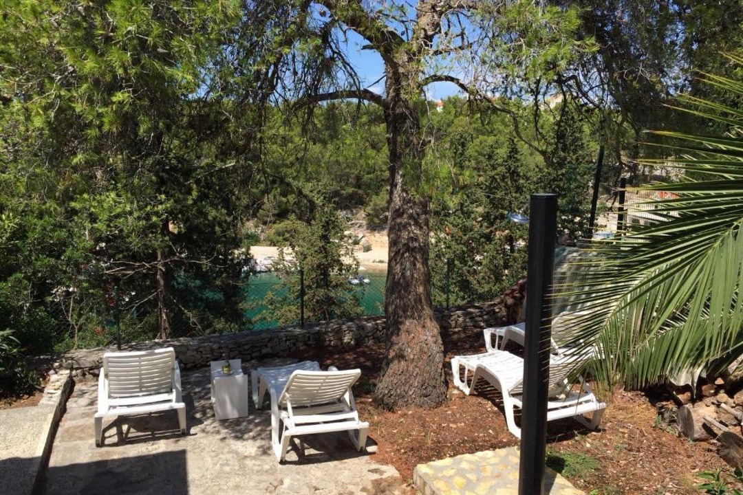 Photo of Others in Cove Makarac (Milna)