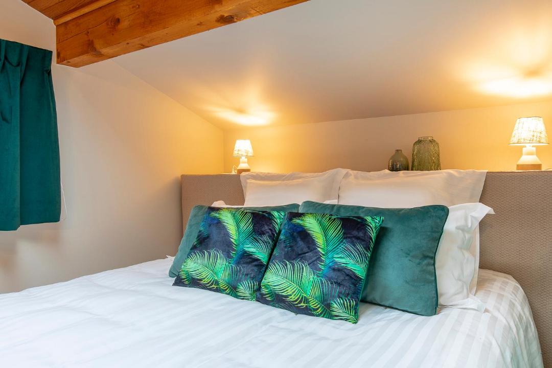 Photo of Others in Lathuile