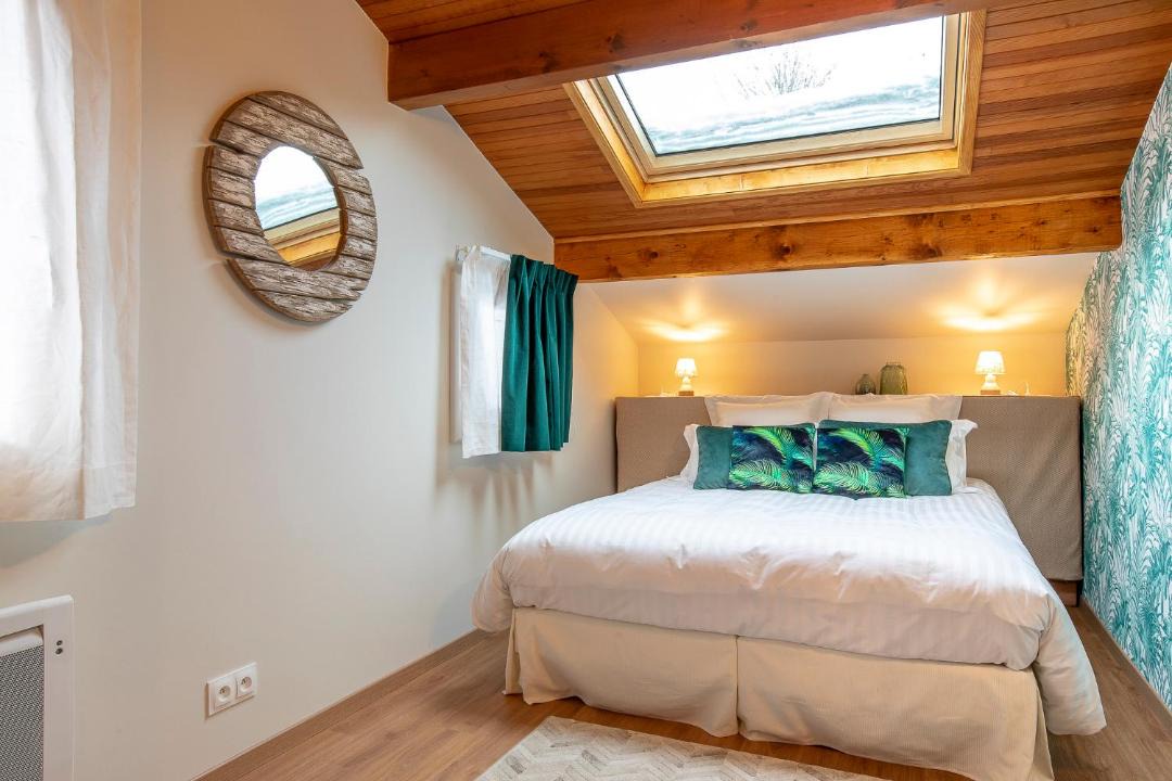 Photo of Others in Lathuile