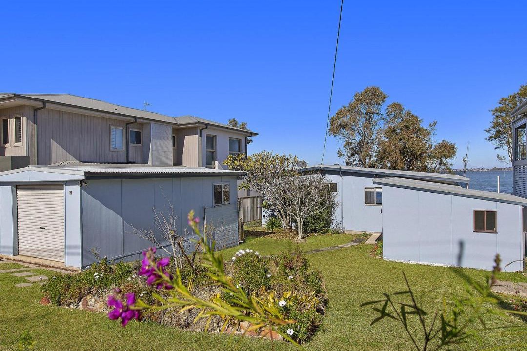 Photo of Buildings in Buff Point