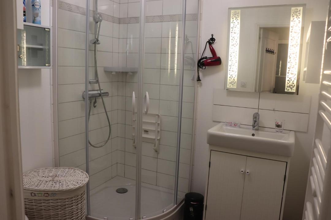 Photo of Bathroom in Varaville