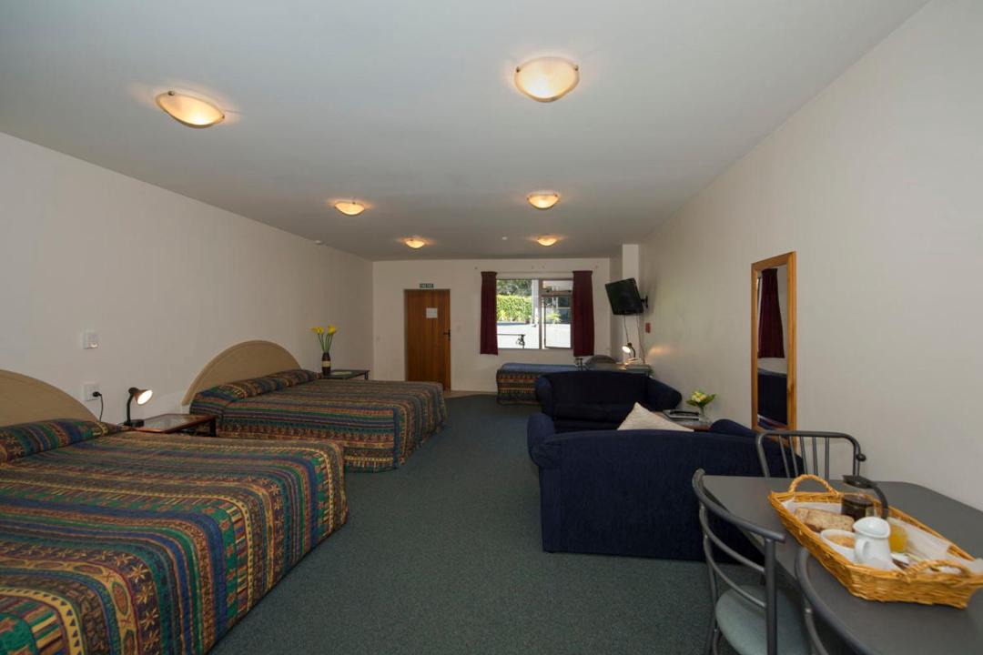 Photo of Others in Hamilton Lake