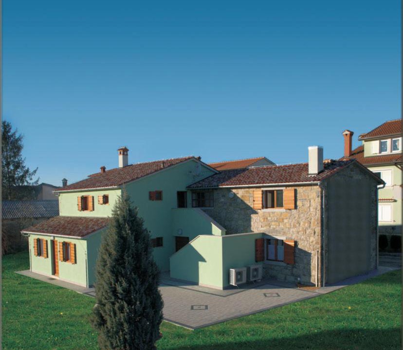 Photo of Buildings in Borut