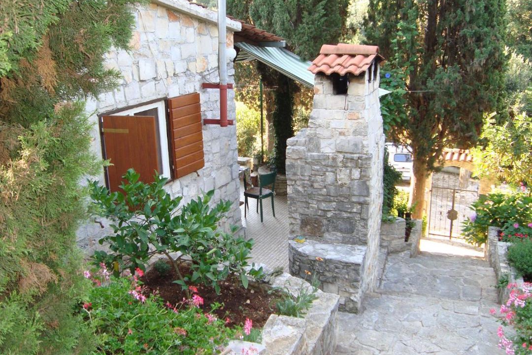 Photo of Buildings in Maslinica