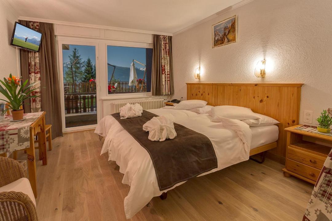 Photo of Bedroom in Noes