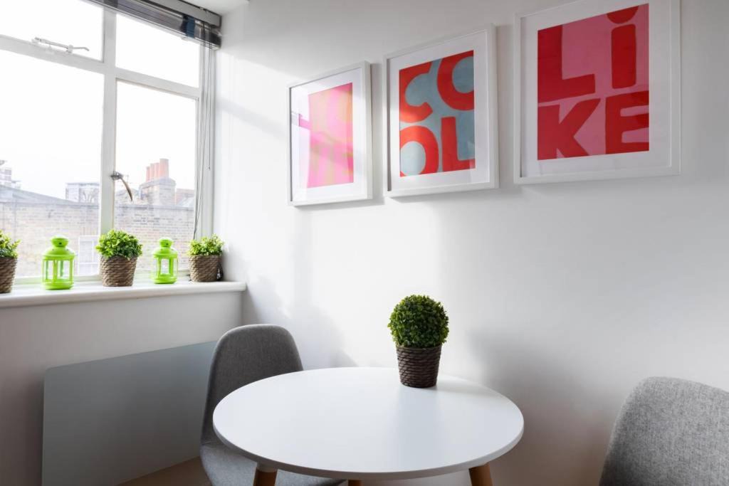 Photo of Livingroom in St. Johns Wood