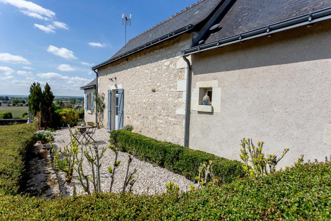 Photo of Buildings in Avon-les-Roches