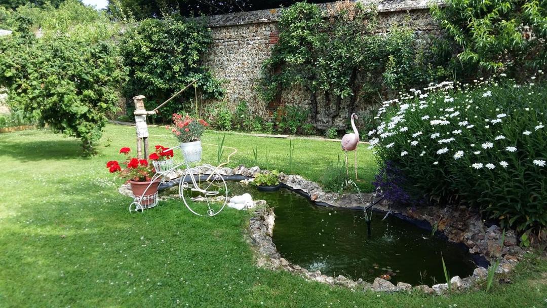 Photo of Others in Rugles