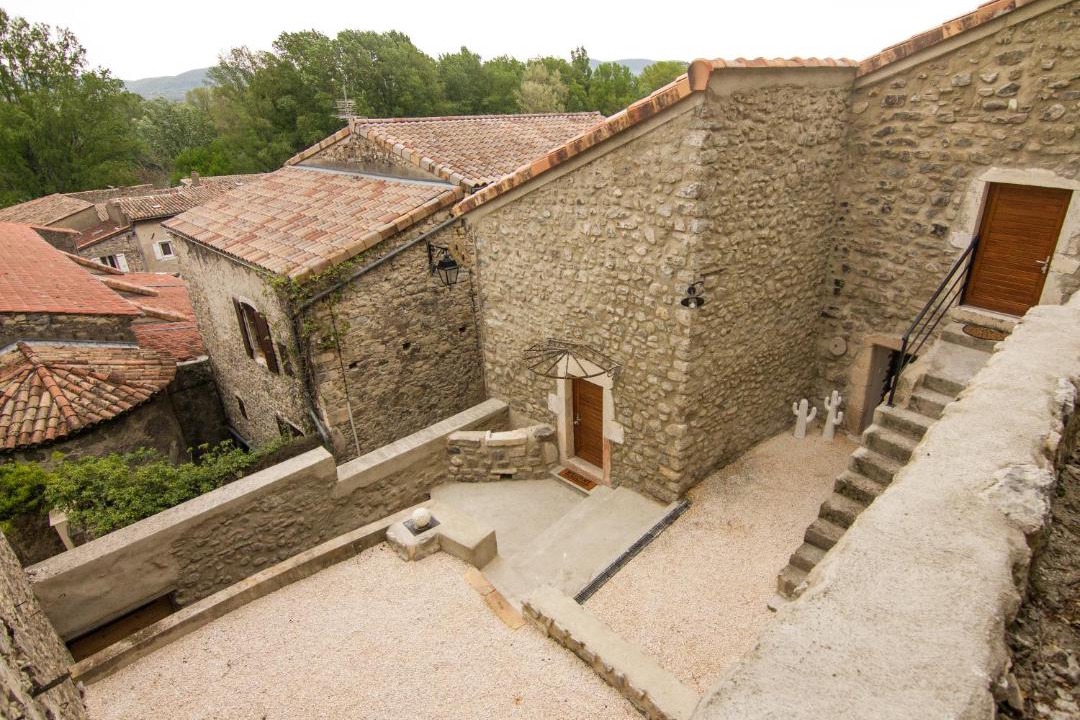 Photo of Others in Baix