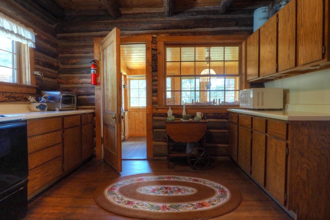 Photo of Kitchen in Drake
