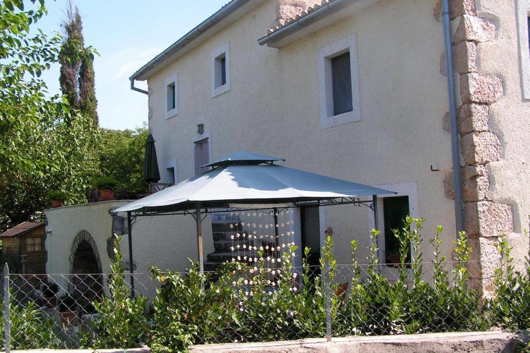 Photo of Buildings in Rasopasno