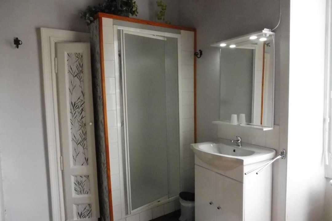 Photo of Bathroom in Tourville-sur-Sienne