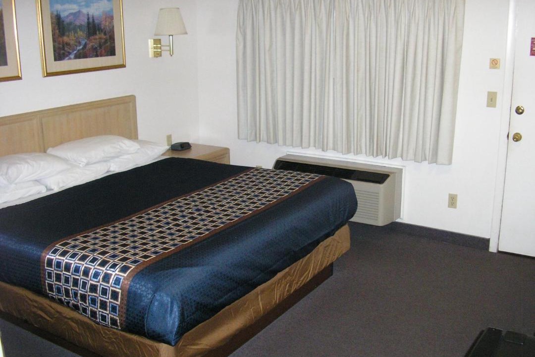 Photo of Bedroom in West Colorado Springs