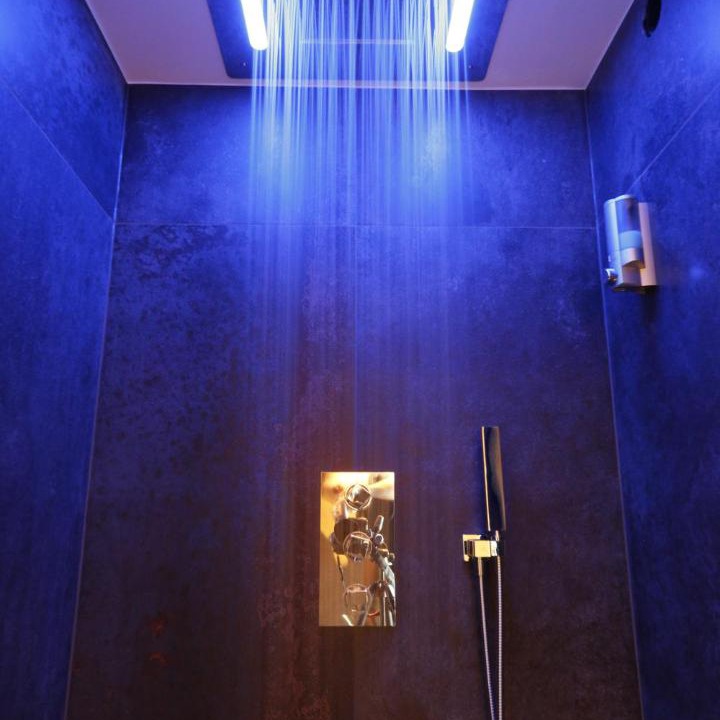 Photo of Bathroom in Larnod