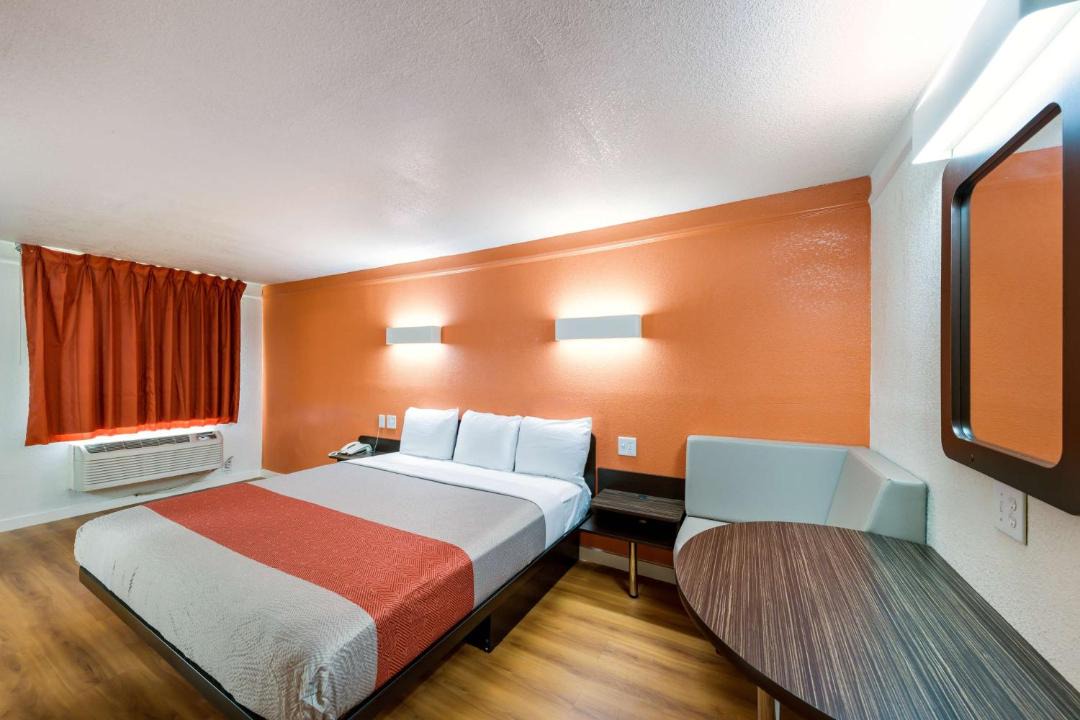 Photo of Bedroom in Farmers Branch