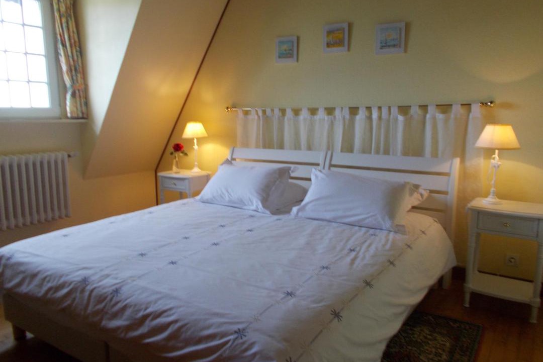 Photo of Bedroom in Plougrescant