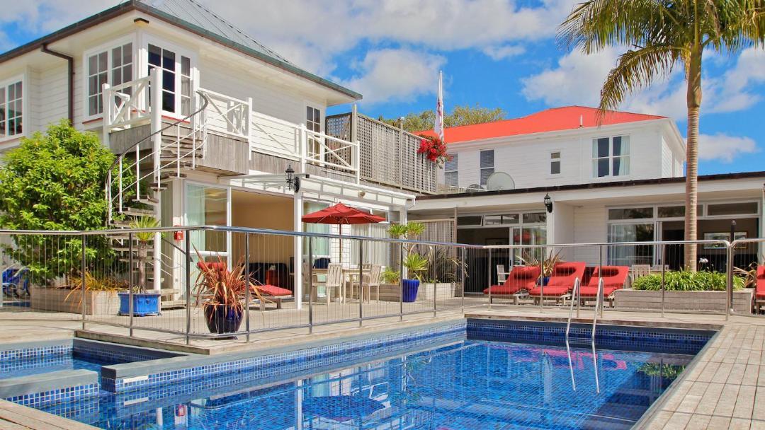 Photo of Others in Russell