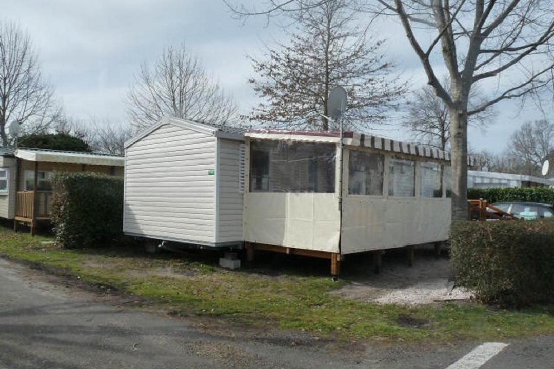 Photo of Buildings in Gastes