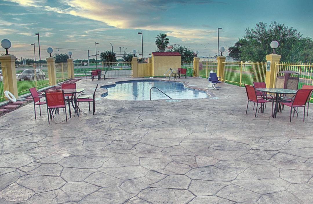 Photo of Others in Alice