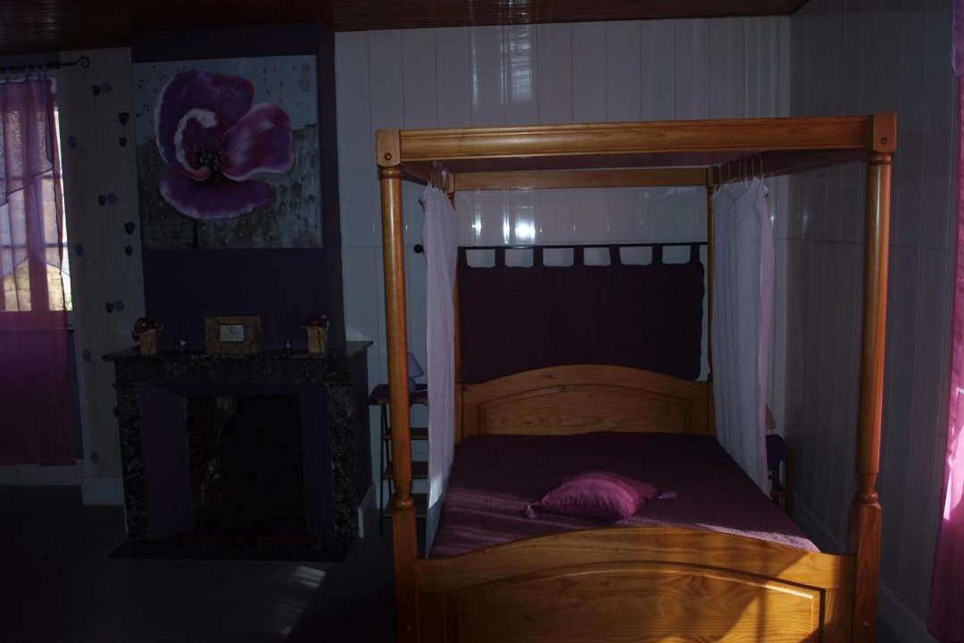 Photo of Bedroom in Le Chatelet-sur-Sormonne