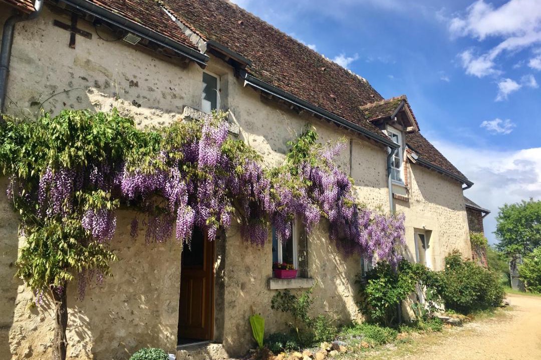 Photo of Buildings in Nazelles-Negron