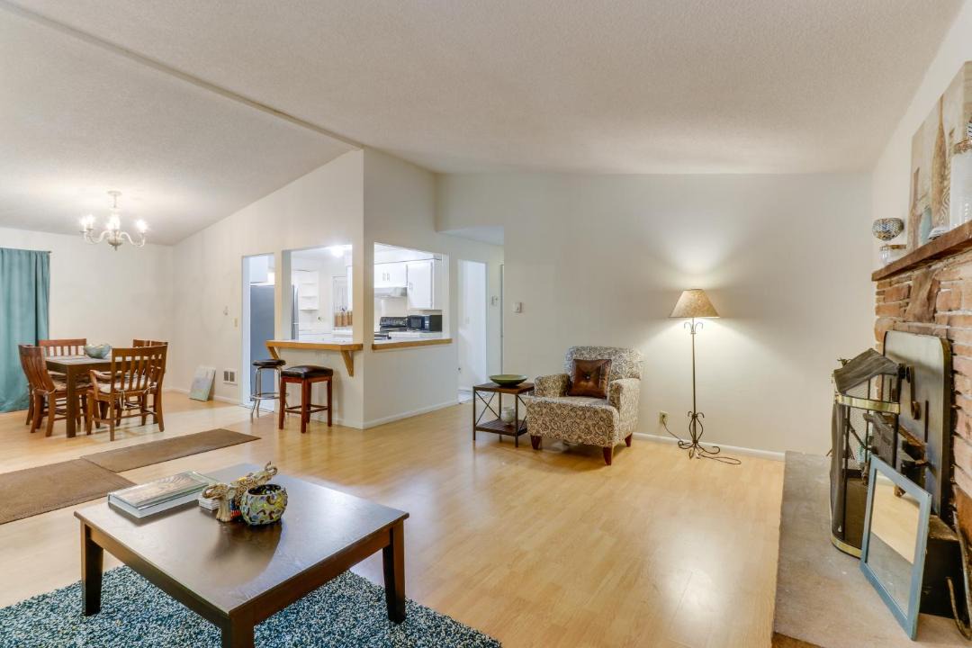 Photo of Livingroom in Bryn Mawr-Skyway