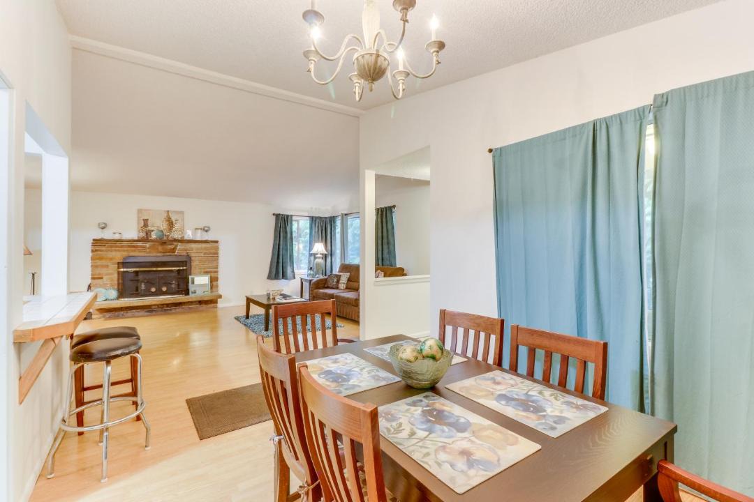 Photo of Livingroom in Bryn Mawr-Skyway