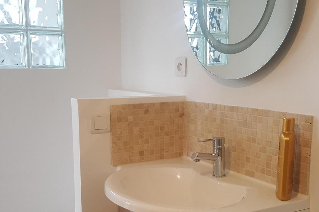 Photo of Bathroom in Chateauneuf-du-Pape