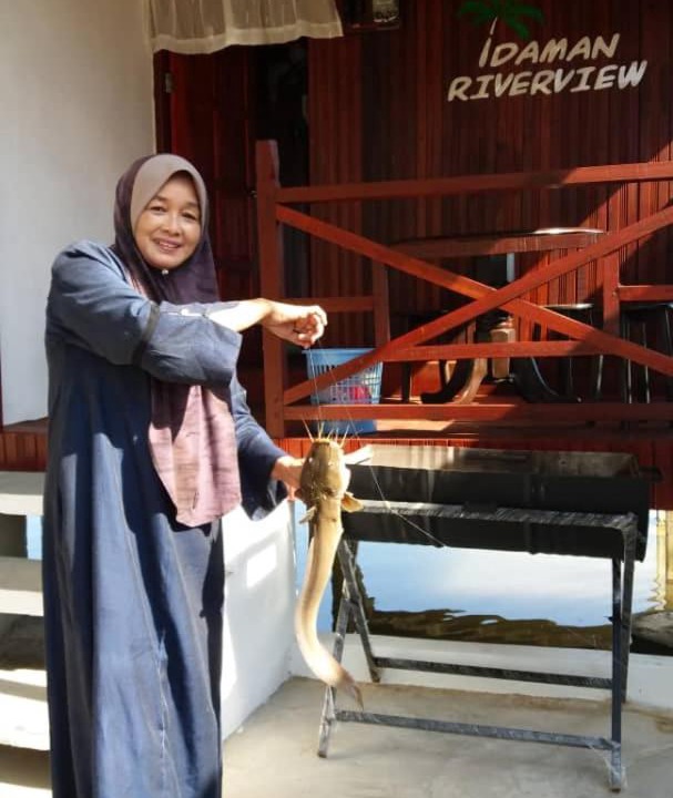 Photo of Human In Picture in Kampung Badang