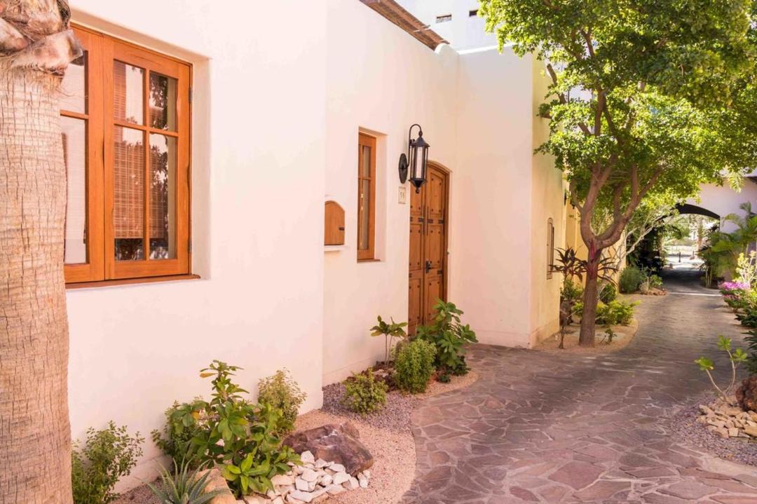 Photo of Buildings in Nopolo