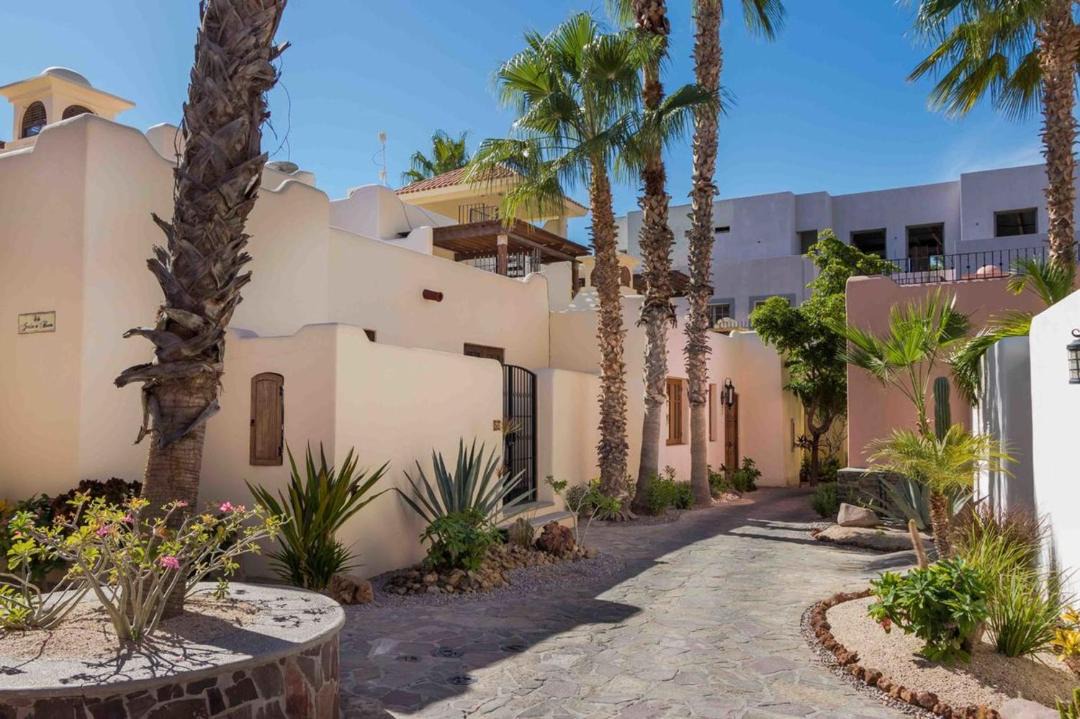 Photo of Buildings in Nopolo