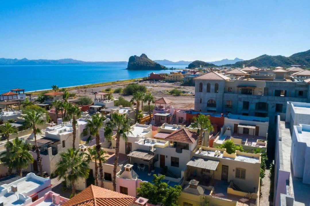 Photo of Others in Nopolo