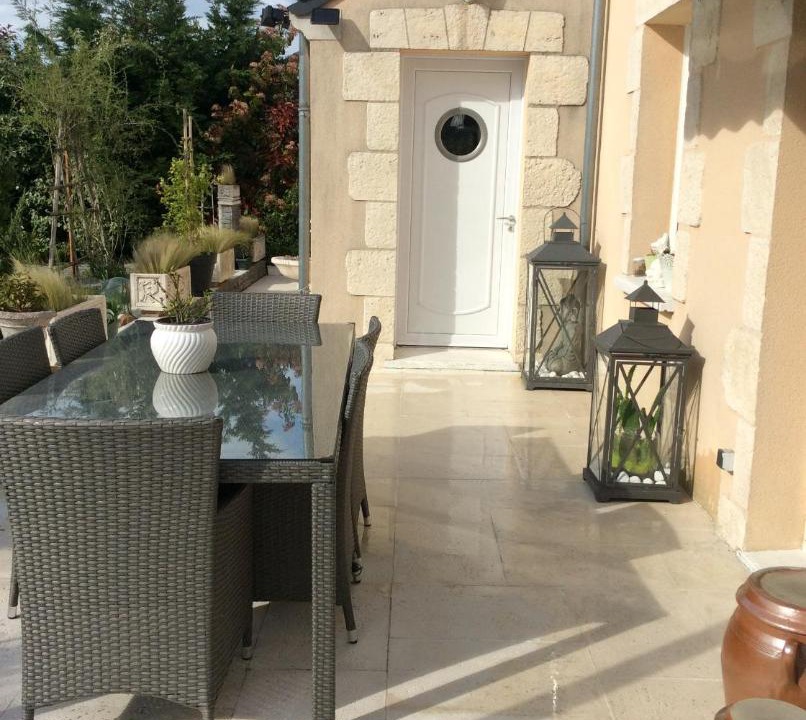 Photo of Patio Balcony in Checy