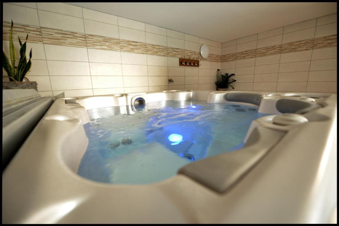 Photo of Others in Marigny