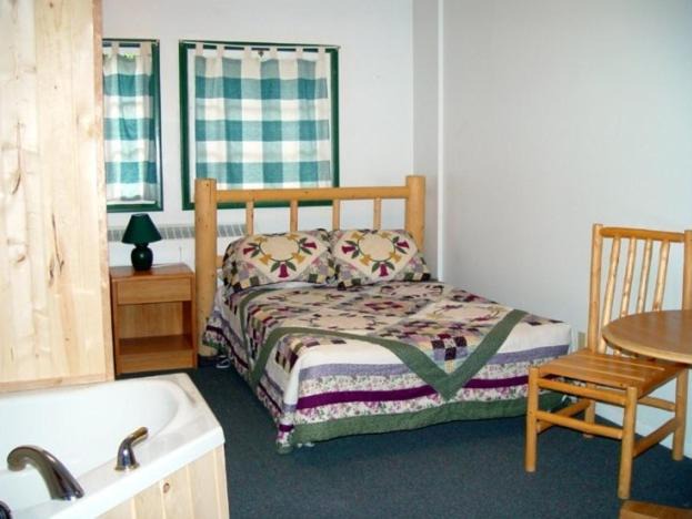 Photo of Others in Mead