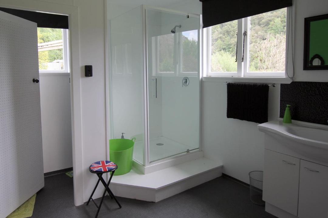 Photo of Bathroom in Whangamomona