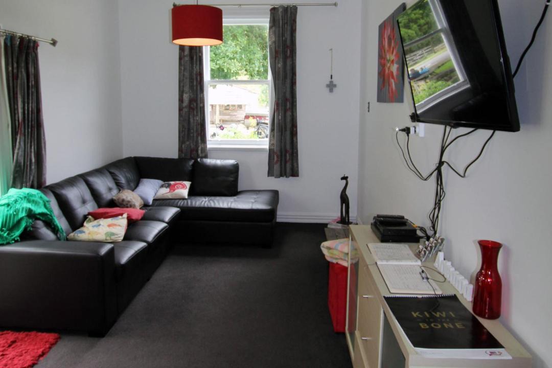 Photo of Livingroom in Whangamomona