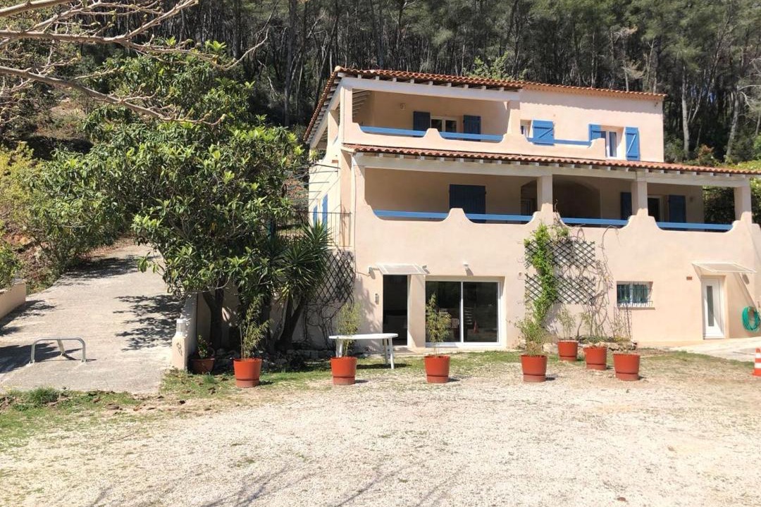 Photo of Buildings in Carqueiranne