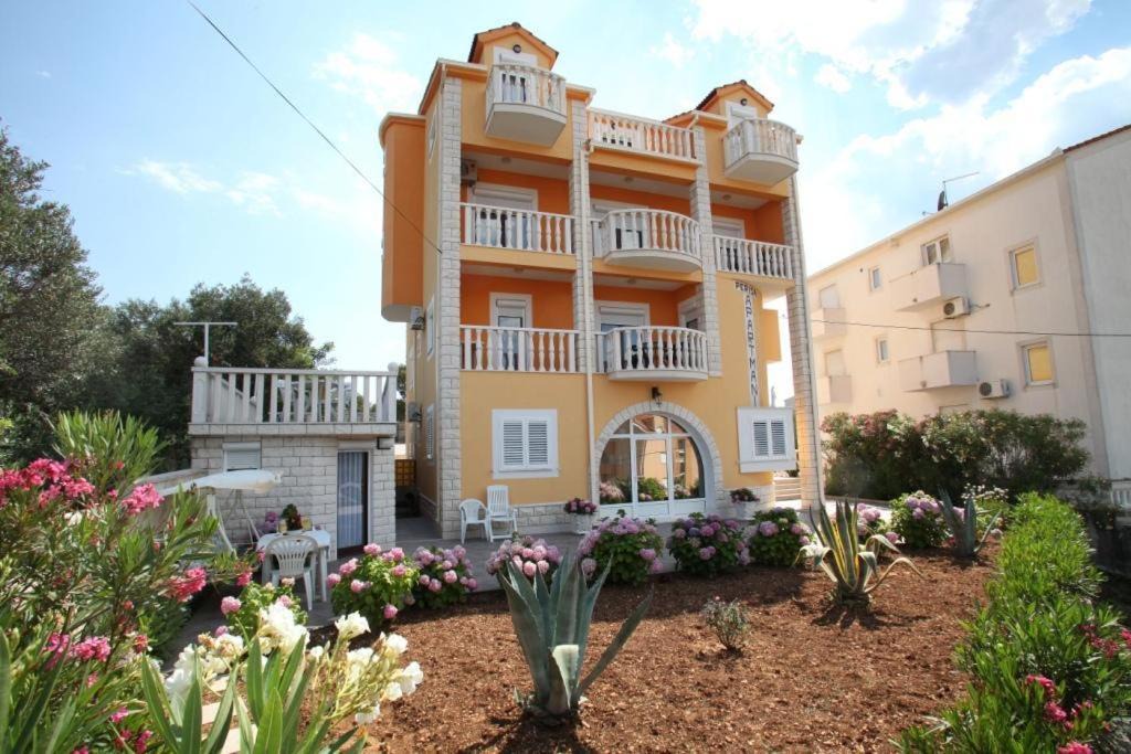 Photo of Buildings in Okrug Gornji