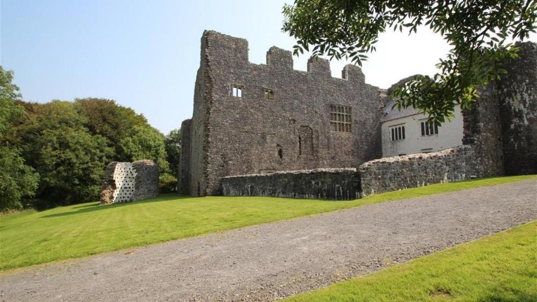 Photo of Buildings in Reynoldston
