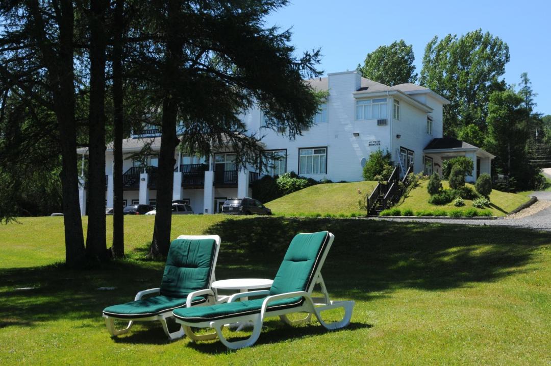 Photo of Others in Pointe-au-Pic