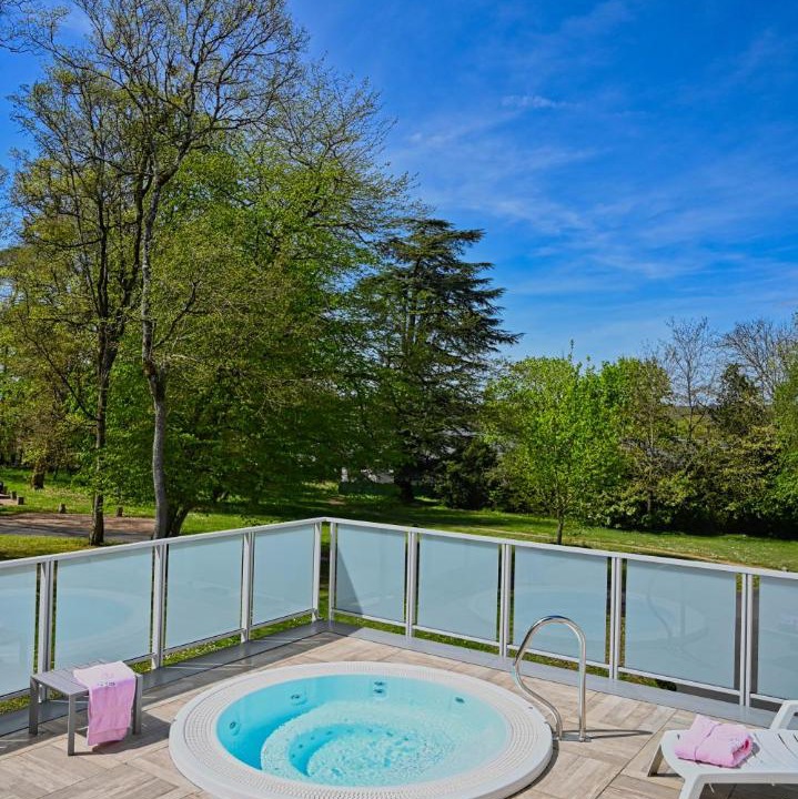 Photo of Others in Cellettes