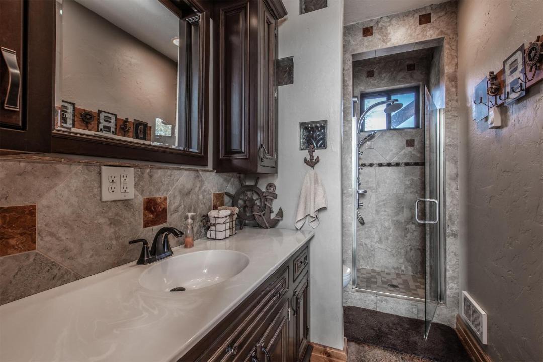 Photo of Others in Laclede