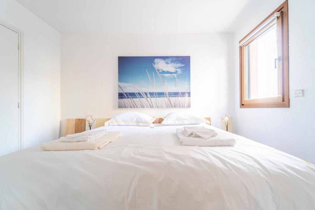Photo of Bedroom in Cannes City Centre