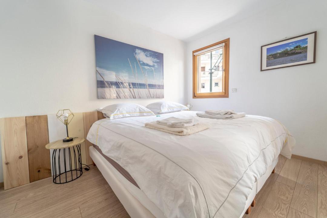 Photo of Bedroom in Cannes City Centre