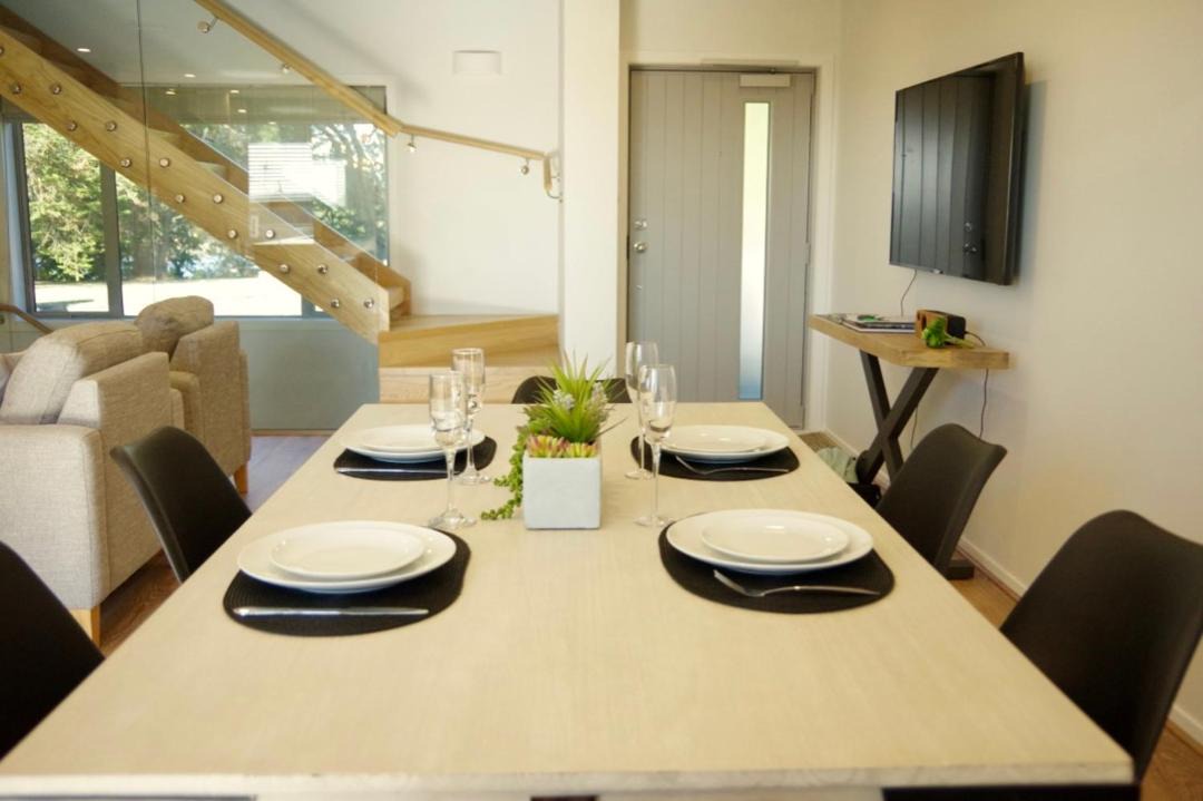 Photo of Livingroom in Hamilton Lake